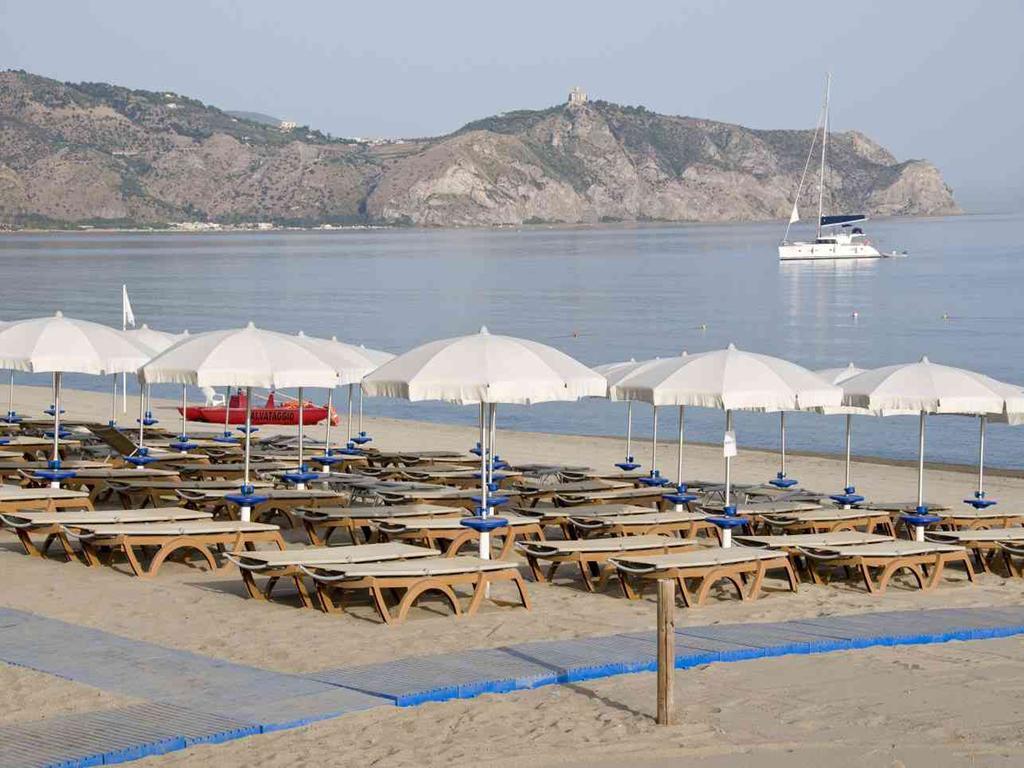 Aparthotel Baia Dei Delfini Furnari Exterior foto
